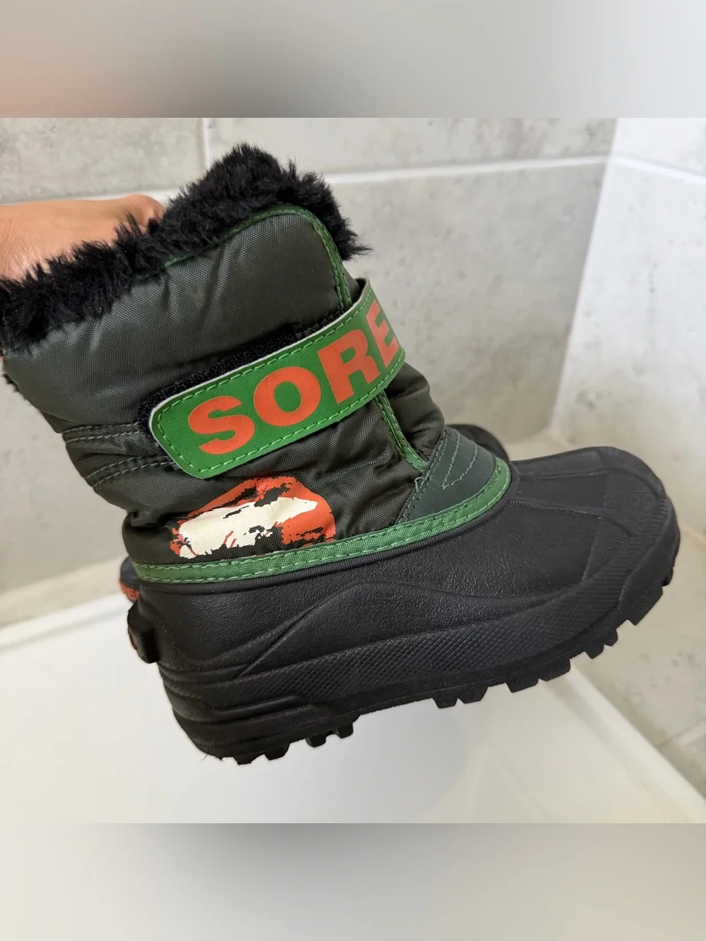 Sorel Kids Green and Black Winter Boot Size 12